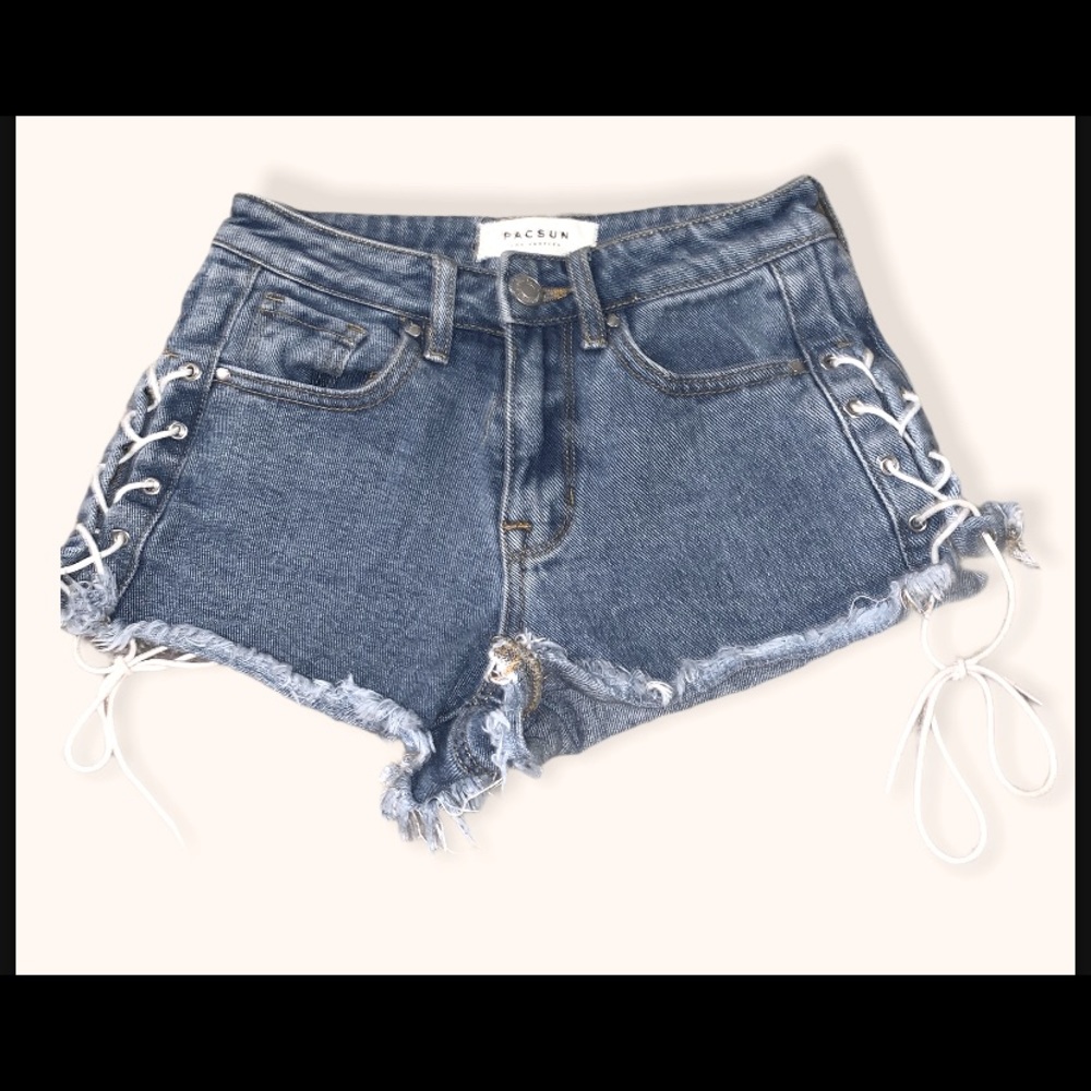 Super cute shorts! Never worn.